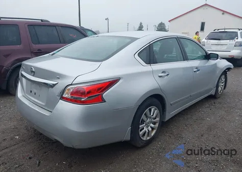 2015 Nissan Altima 2.5 S z USA, uszkodzony, nr VIN 1N4AL3AP0FC128129